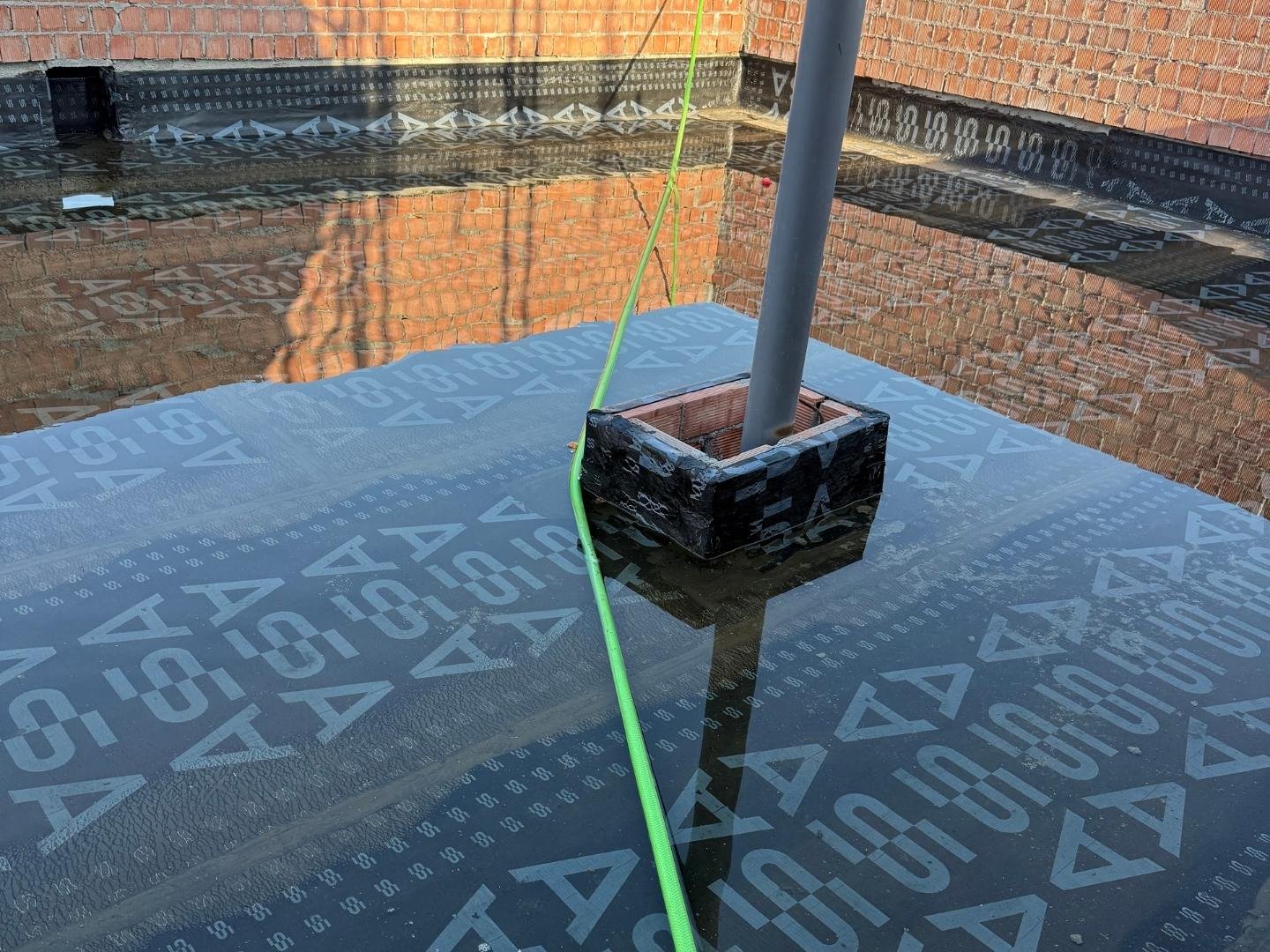 6 impermeabilizacion-cubiertas-naves-canales-huelva-rehabilitacion-obra-nueva-imperhuelva