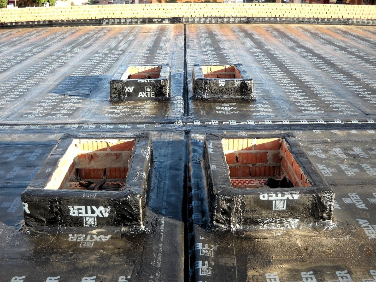 7 impermeabilizacion-cubiertas-naves-canales-huelva-rehabilitacion-obra-nueva-imperhuelva